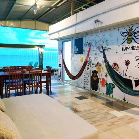 Sandakan Backpackers Hostel Екстер'єр фото