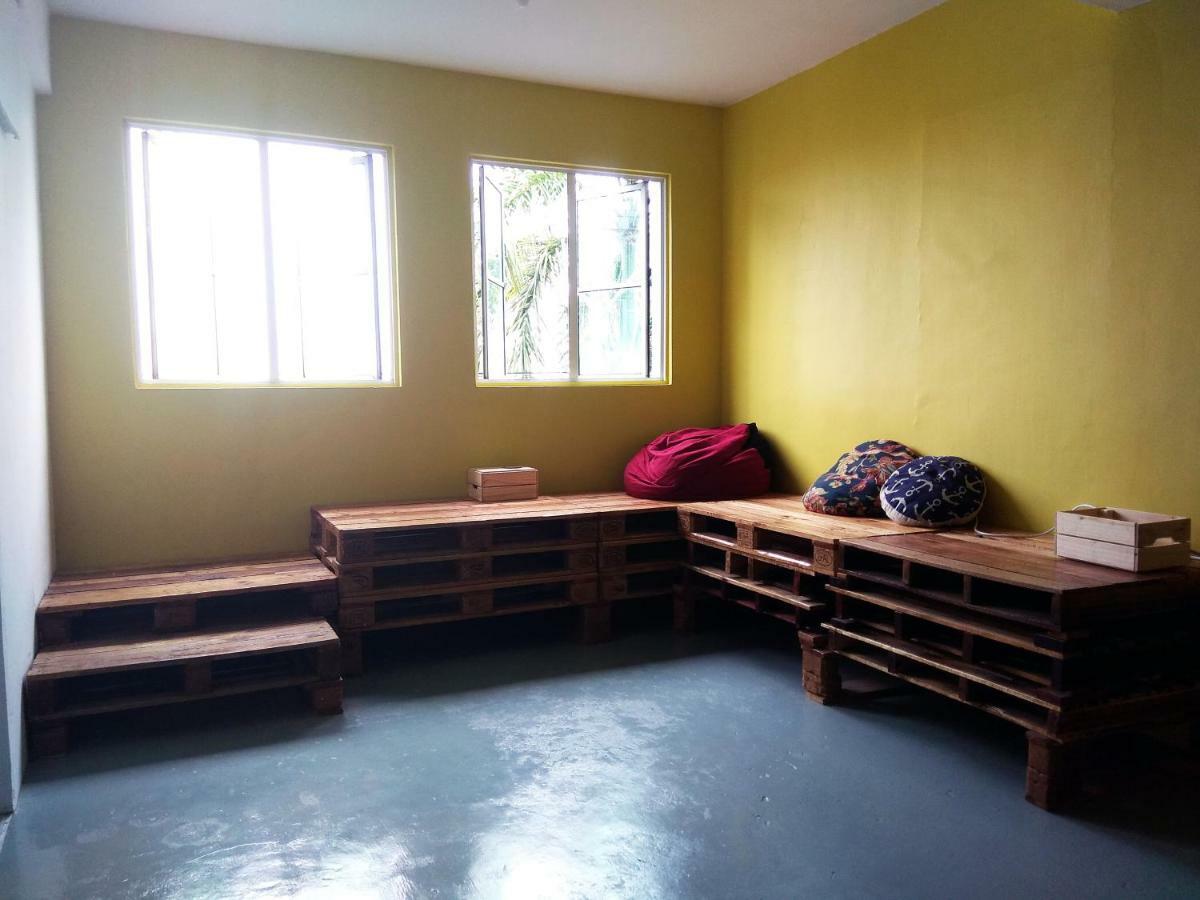 Sandakan Backpackers Hostel Екстер'єр фото