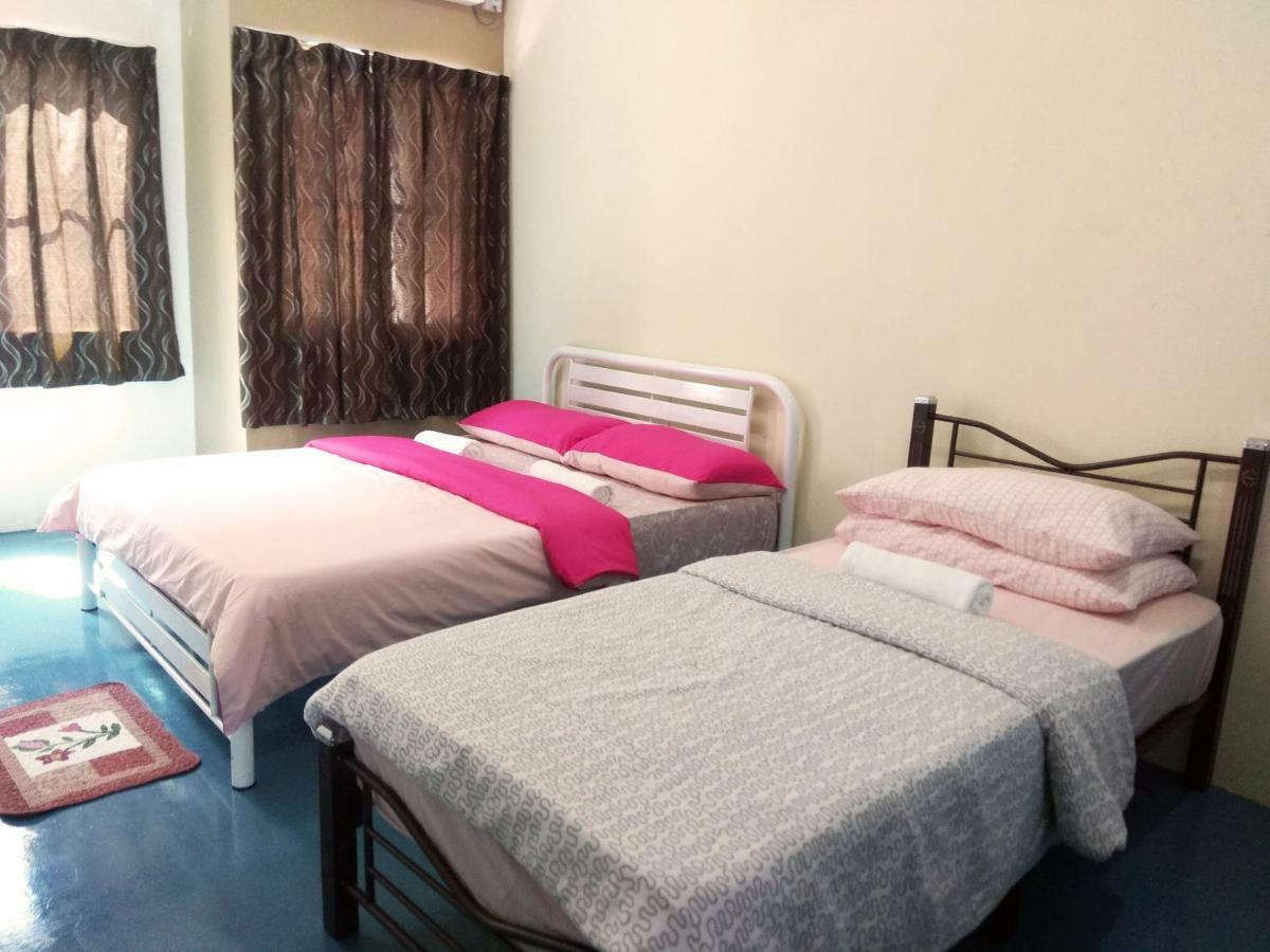 Sandakan Backpackers Hostel Екстер'єр фото