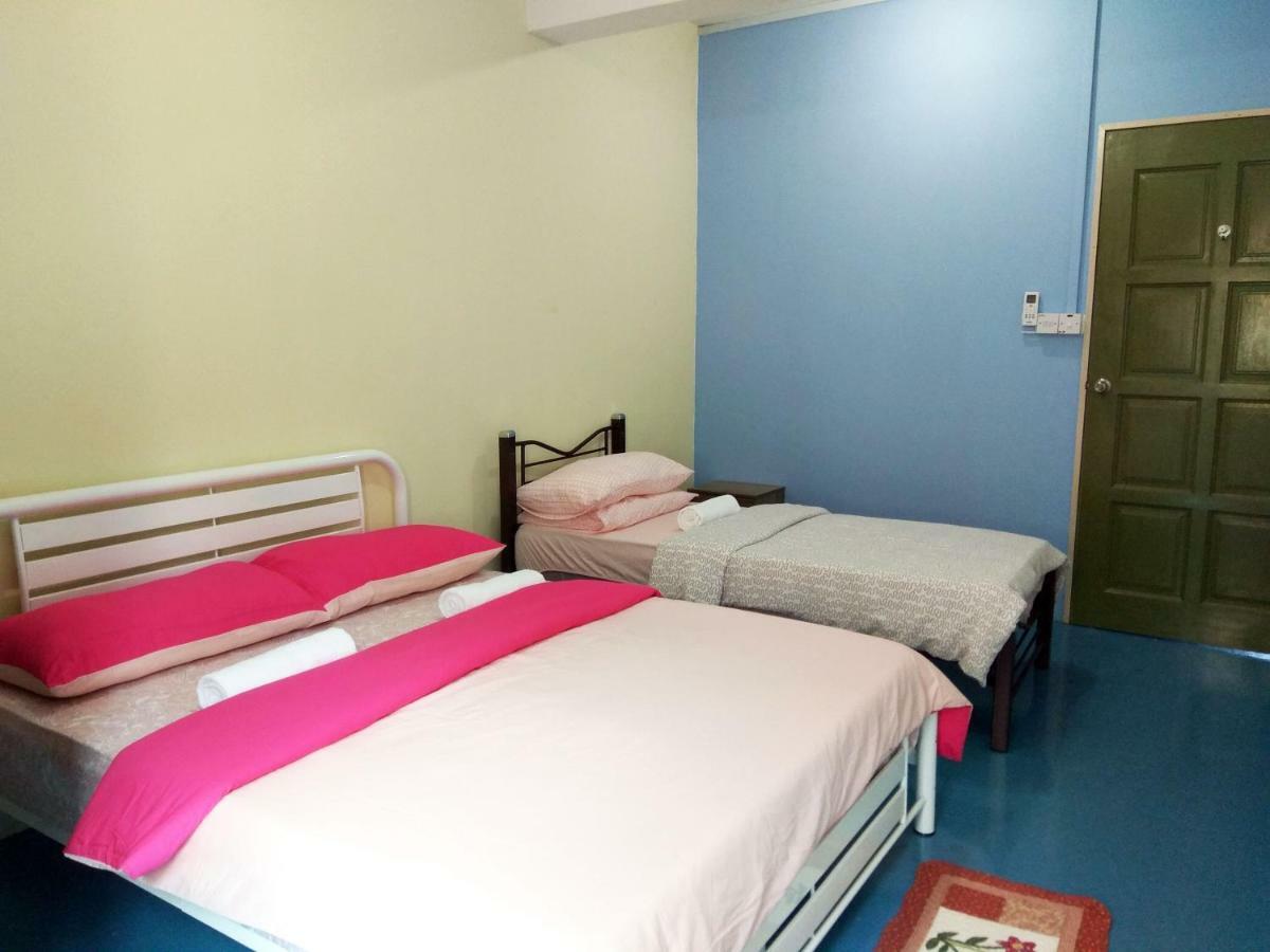 Sandakan Backpackers Hostel Екстер'єр фото