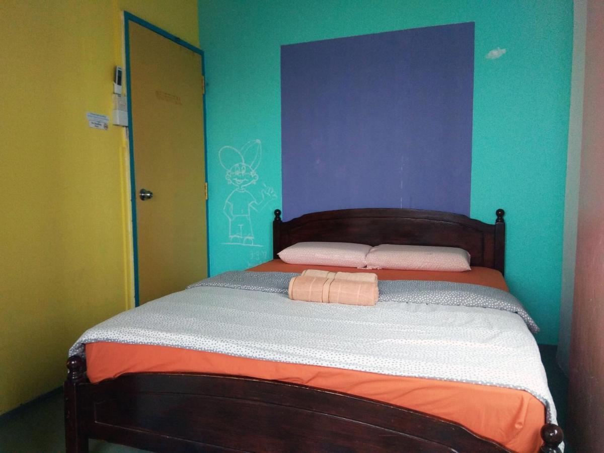 Sandakan Backpackers Hostel Екстер'єр фото