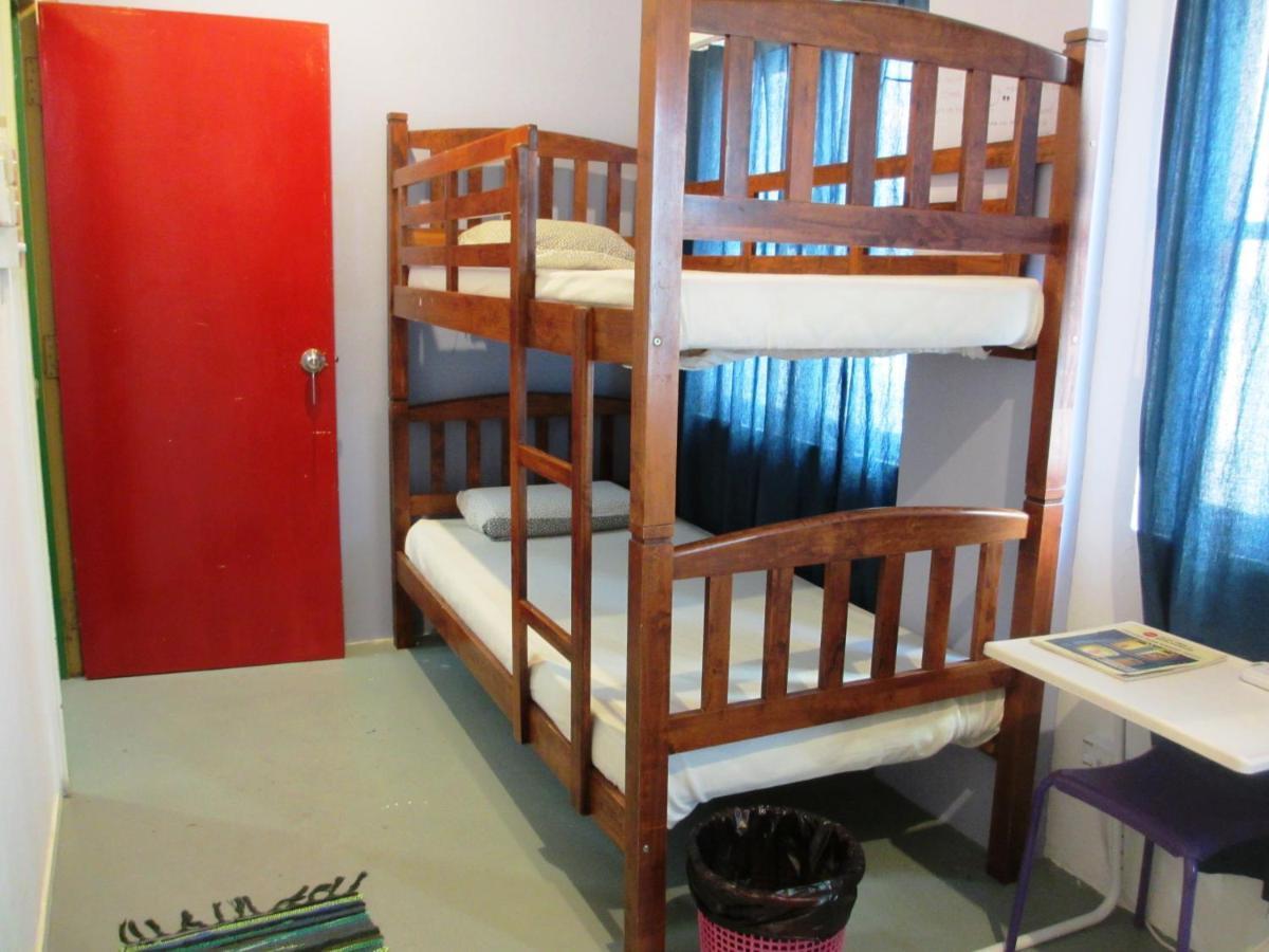 Sandakan Backpackers Hostel Екстер'єр фото